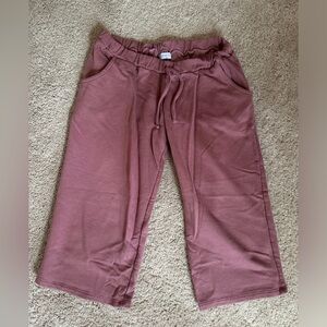 Bluebell Maternity from Motherhood Maternity. Pink sweatpants Capri length.